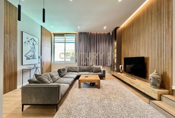 Shtepi ne shitje Apartament ne Tirane, 3+1, Mobilimi E mobiluar, Pagesa 790,000  Euro.