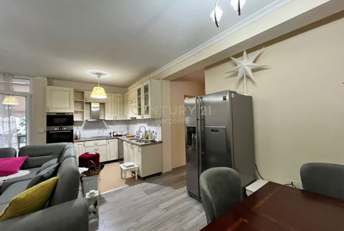 Shtepi ne shitje 2+1 ne Tirane - 180,000 Euro