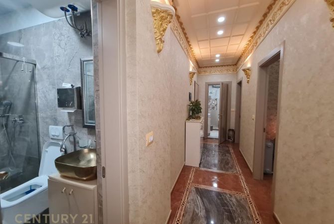 Shtepi ne shitje Apartament ne Tirane, 3+1, Mobilimi E mobiluar, Pagesa 240,000  Euro.