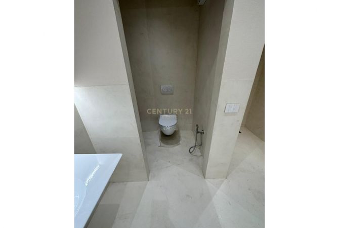 Shtepi ne shitje Apartament ne Tirane, 2+1, Mobilimi E mobiluar, Pagesa 275,000  Euro.