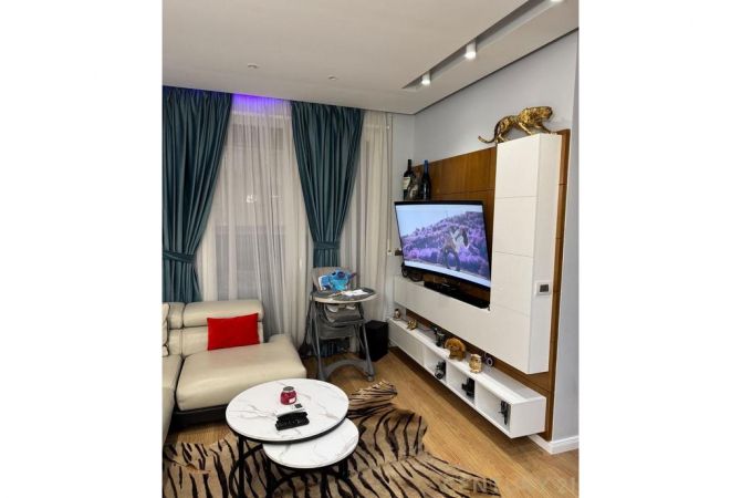 Shtepi ne shitje Apartament ne Tirane, 2+1, Mobilimi E mobiluar, Pagesa 125,000  Euro.