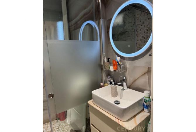 Shtepi ne shitje Apartament ne Tirane, 2+1, Mobilimi E mobiluar, Pagesa 125,000  Euro.