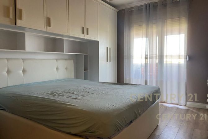 Shtepi ne shitje Apartament ne Durres, 2+1, Mobilimi E mobiluar, Pagesa 135,000  Euro.