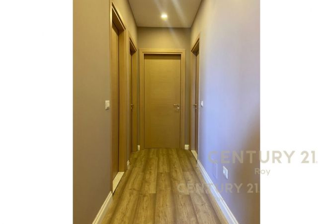 Shtepi ne shitje Apartament ne Durres, 2+1, Mobilimi E mobiluar, Pagesa 135,000  Euro.