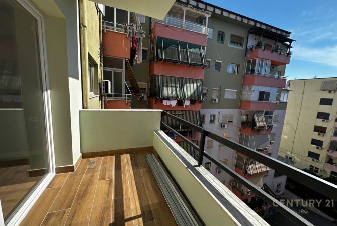 Shtepi ne shitje Apartament ne Tirane, 1+1, Mobilimi Bosh, pa mobiluar, Pagesa 118,000  Euro.