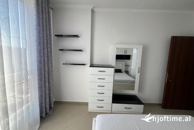 Shtepi ne shitje Apartament ne Tirane, 1+1, Mobilimi E mobiluar, Pagesa 95,000  Euro.