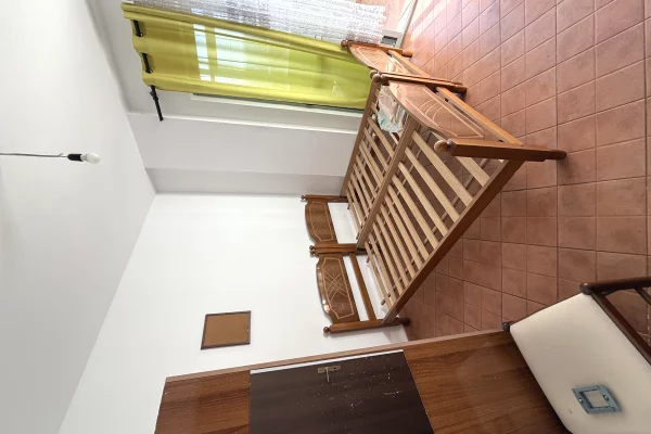 Shtepi ne shitje Apartament ne Tirane, 1+1, Mobilimi E mobiluar, Pagesa 67,000  Euro.