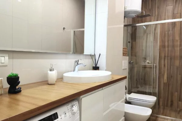 Shtepi me qera Apartament ne Tirane, 2+1, Mobilimi E mobiluar, Pagesa 800  Euro.