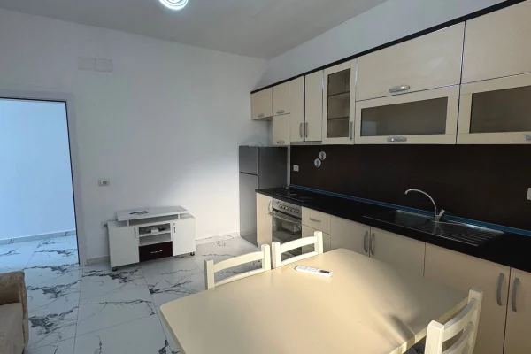 Casa in affitto 1+1 a Tirana - 400 Euro