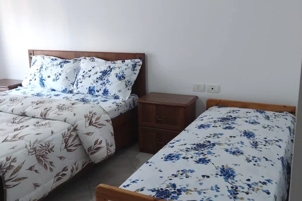 Shtepi me qera Apartament ne Tirane, 2+1, Mobilimi E mobiluar, Pagesa 40,000  Leke.