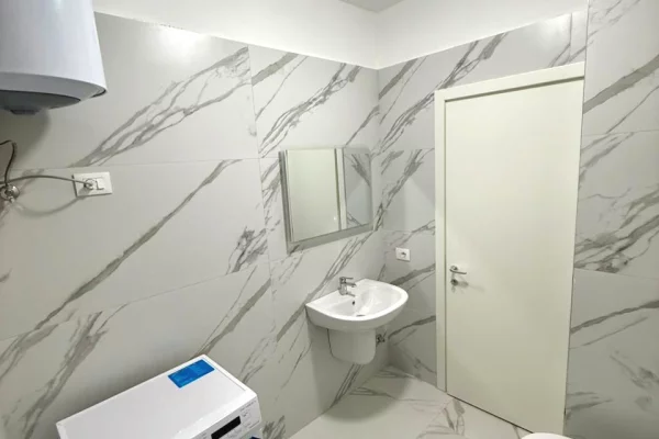 Shtepi me qera Apartament ne Tirane, 2+1, Mobilimi E mobiluar, Pagesa 700  Euro.