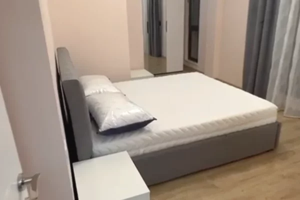 Shtepi me qera Apartament ne Tirane, 1+1, Mobilimi E mobiluar, Pagesa 60,000  Leke.