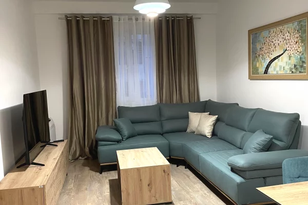 Shtepi me qera 1+1 ne Tirane - 60,000 Leke