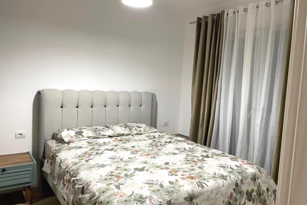 Shtepi me qera Apartament ne Tirane, 1+1, Mobilimi E mobiluar, Pagesa 60,000  Leke.