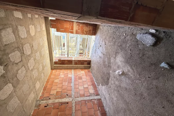 Shtepi ne shitje 1+1 ne Tirane - 82,000 Euro