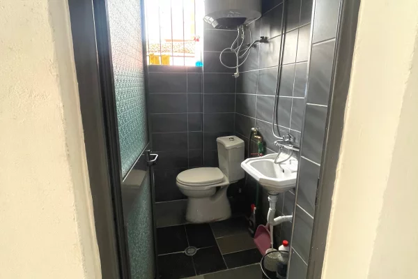 Shtepi me qera Apartament ne Tirane, Garsoniere, Mobilimi E mobiluar, Pagesa 27,000  Leke.