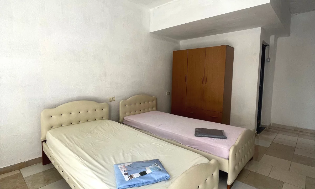 Shtepi me qera Apartament ne Tirane, Garsoniere, Mobilimi E mobiluar, Pagesa 27,000  Leke.
