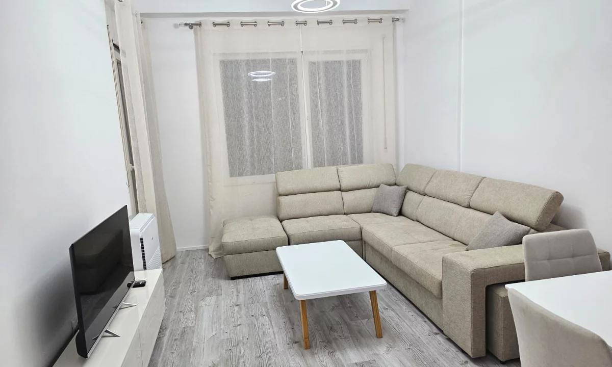 Shtepi ne shitje Apartament ne Tirane, 2+1, Mobilimi E mobiluar, Pagesa 190,000  Euro.