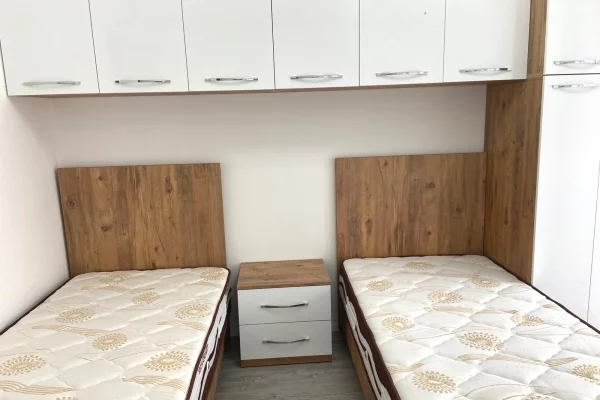 Shtepi ne shitje Apartament ne Tirane, 2+1, Mobilimi E mobiluar, Pagesa 190,000  Euro.