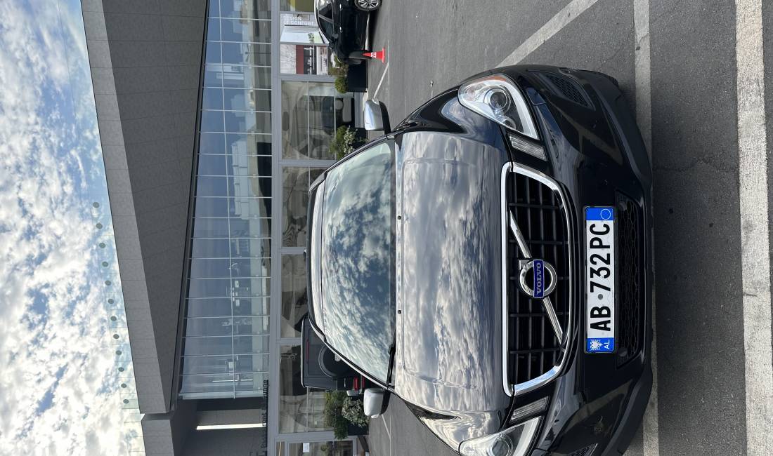 Makina ne shitje ne Tirane, Volvo, 2013 Diesel,Kambio Automatik Pagesa 13,000  Euro.