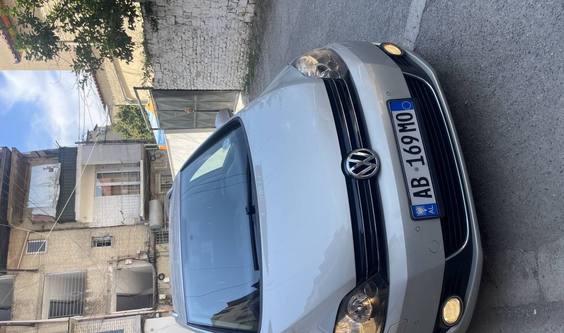 Makina ne shitje ne Tirane, Volkswagen, 2009 Benzine,Kambio Automatik Pagesa 6,900  Euro.