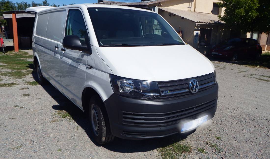 Makina ne shitje ne Tirane, Volkswagen, 2021 Elektrike,Kambio Automatik Pagesa 25,000  Euro.