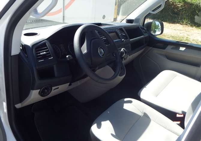 Makina ne shitje ne Tirane, Volkswagen, 2021 Elektrike,Kambio Automatik Pagesa 25,000  Euro.