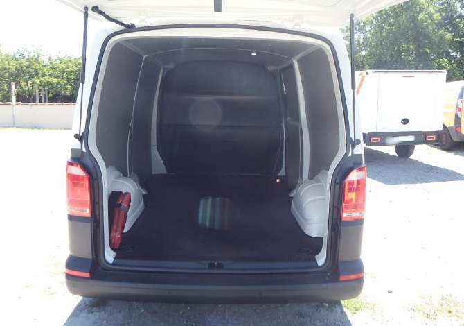 Makina ne shitje ne Tirane, Volkswagen, 2021 Elektrike,Kambio Automatik Pagesa 25,000  Euro.