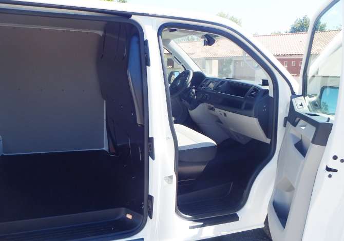 Makina ne shitje ne Tirane - 25,000 Euro