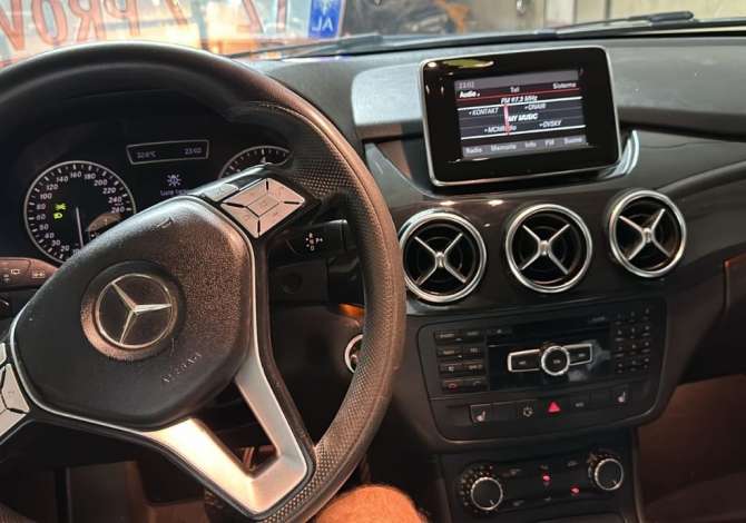 Makina ne shitje ne Tirane - 8,500 Euro