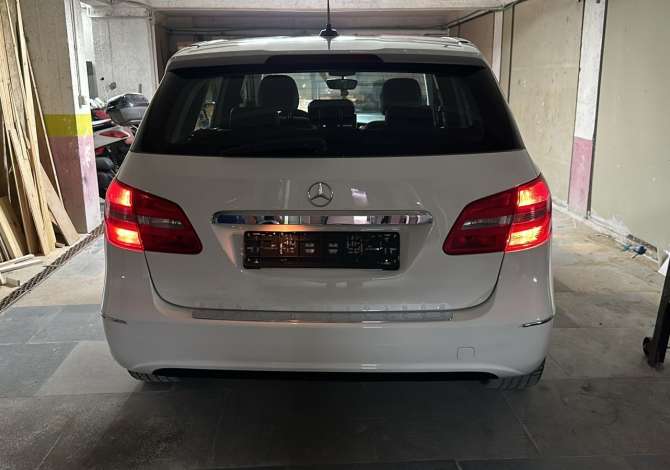 Makina ne shitje ne Tirane - 8,500 Euro