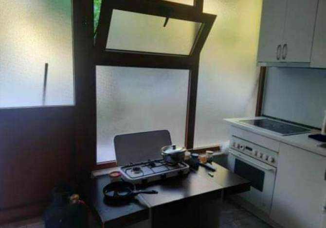 Shtepi me qera Shtepi Private ne Tirane, 3+1, Mobilimi E mobiluar, Pagesa 6,700  Leke.