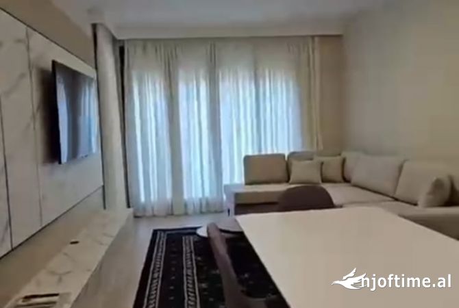 Shtepi me qera Apartament ne Tirane, 2+1, Mobilimi E mobiluar, Pagesa 700  Euro.