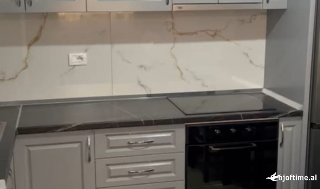 Shtepi me qera Apartament ne Tirane, 2+1, Mobilimi E mobiluar, Pagesa 700  Euro.