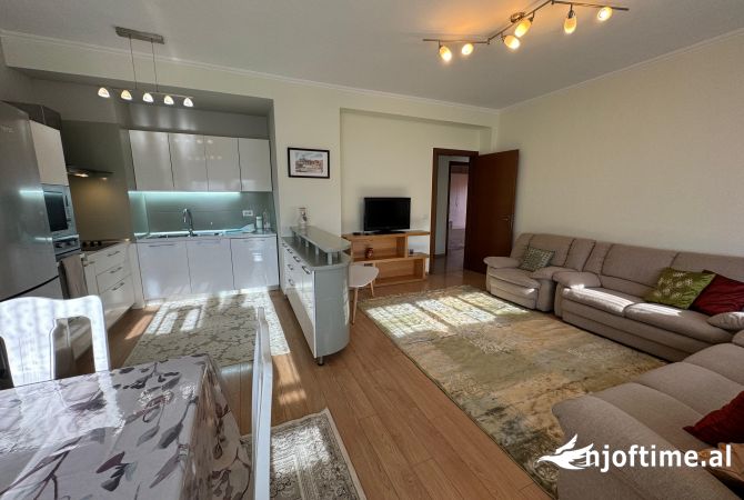 Shtepi me qera 2+1 ne Tirane - 750 Euro