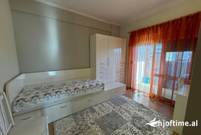 Shtepi me qera Apartament ne Tirane, 2+1, Mobilimi E mobiluar, Pagesa 750  Euro.