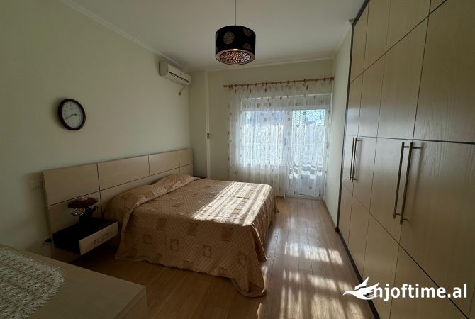 Shtepi me qera Apartament ne Tirane, 2+1, Mobilimi E mobiluar, Pagesa 750  Euro.