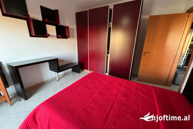 Shtepi me qera Apartament ne Tirane, 2+1, Mobilimi E mobiluar, Pagesa 550  Euro.