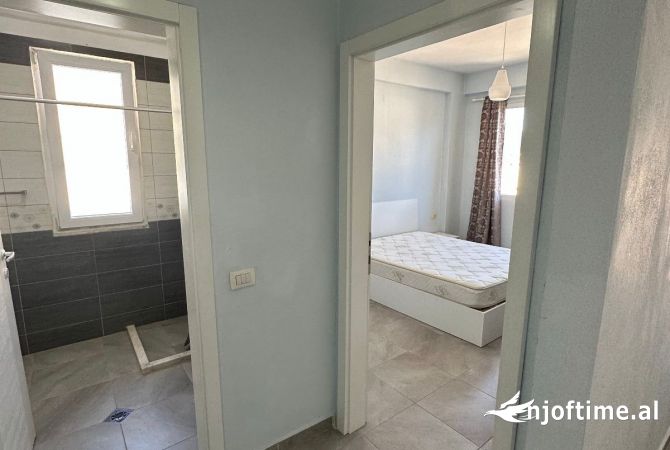 Shtepi me qera Apartament ne Tirane, 1+1, Mobilimi E mobiluar, Pagesa 450  Euro.