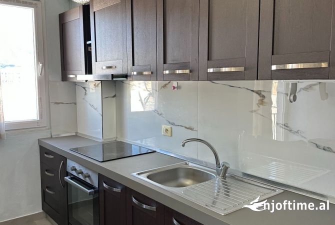 Shtepi me qera Apartament ne Tirane, 1+1, Mobilimi E mobiluar, Pagesa 450  Euro.