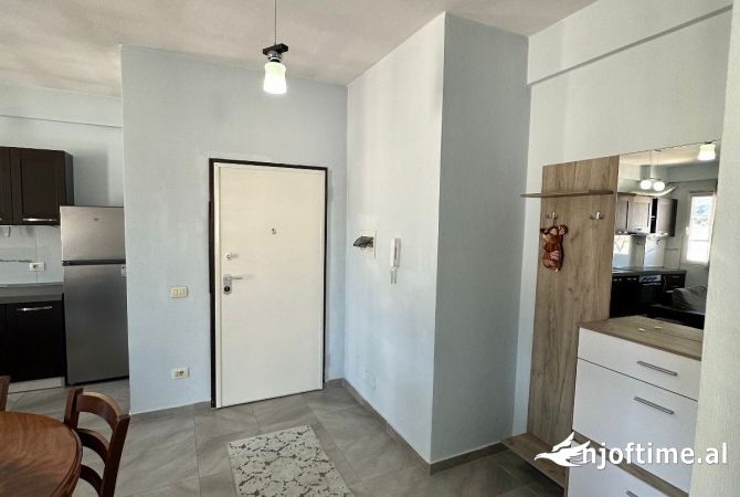 Shtepi me qera Apartament ne Tirane, 1+1, Mobilimi E mobiluar, Pagesa 450  Euro.