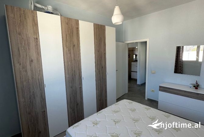Shtepi me qera Apartament ne Tirane, 1+1, Mobilimi E mobiluar, Pagesa 450  Euro.