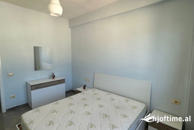 Shtepi me qera Apartament ne Tirane, 1+1, Mobilimi E mobiluar, Pagesa 450  Euro.