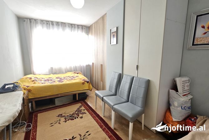 Shtepi ne shitje Apartament ne Tirane, 2+1, Mobilimi E mobiluar, Pagesa 129,900  Euro.