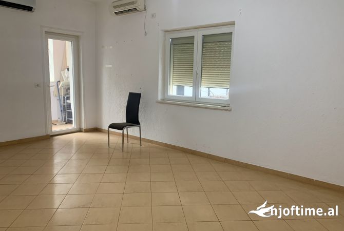 Shtepi me qera 3+1 ne Tirane - 600 Euro