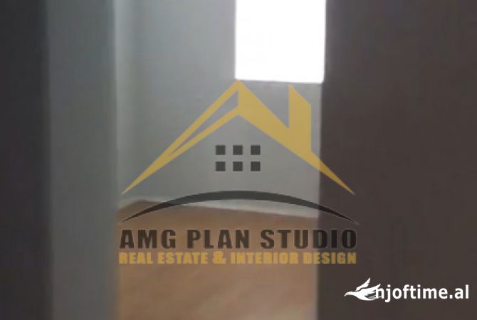 !! SHITET DYQAN NE ISH BLLOK !!