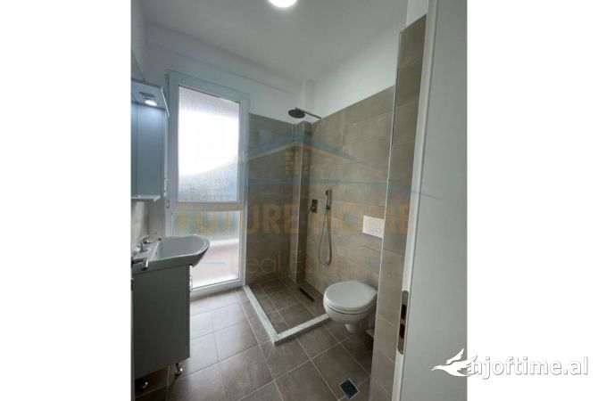 Shtepi me qera Apartament ne Tirane, 2+1, Mobilimi Bosh, pa mobiluar, Pagesa 550  Euro.