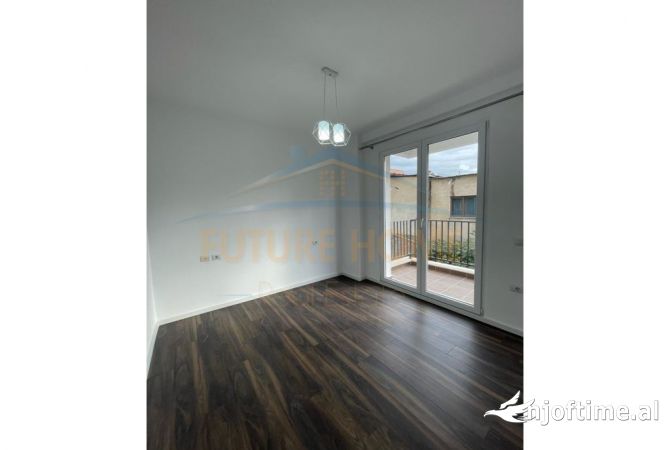 Shtepi me qera Apartament ne Tirane, 2+1, Mobilimi Bosh, pa mobiluar, Pagesa 550  Euro.
