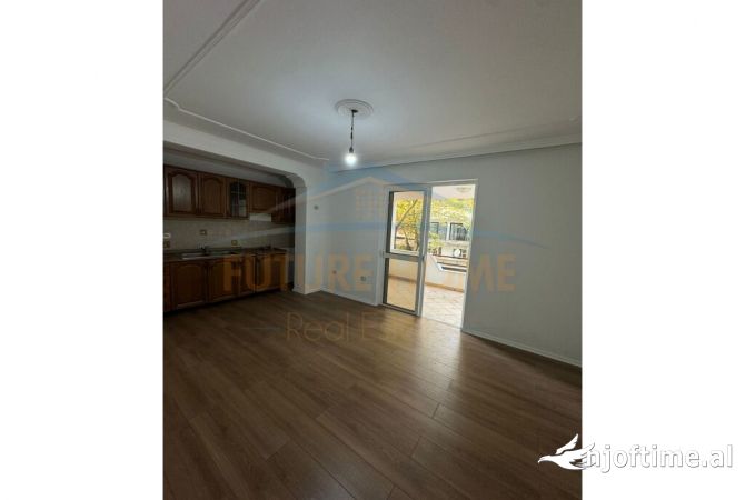 Shtepi me qera 2+1 ne Tirane - 700 Euro