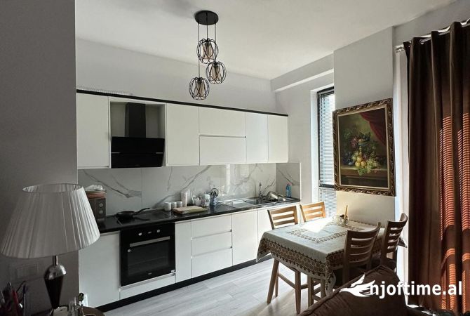 Shtepi ne shitje 2+1 ne Tirane - 180,000 Euro
